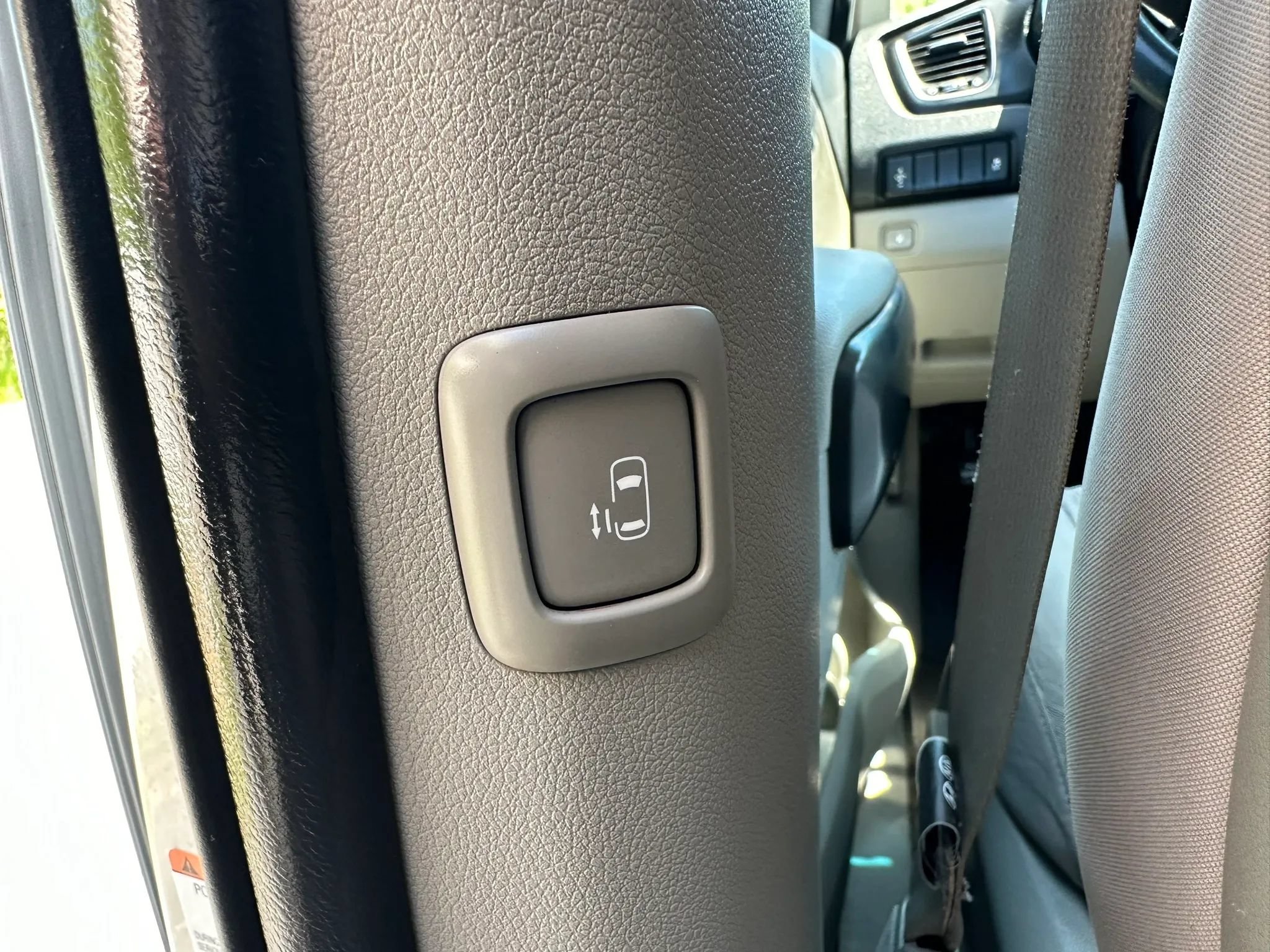 Used 2019 Kia Sedona LX FWD image 35