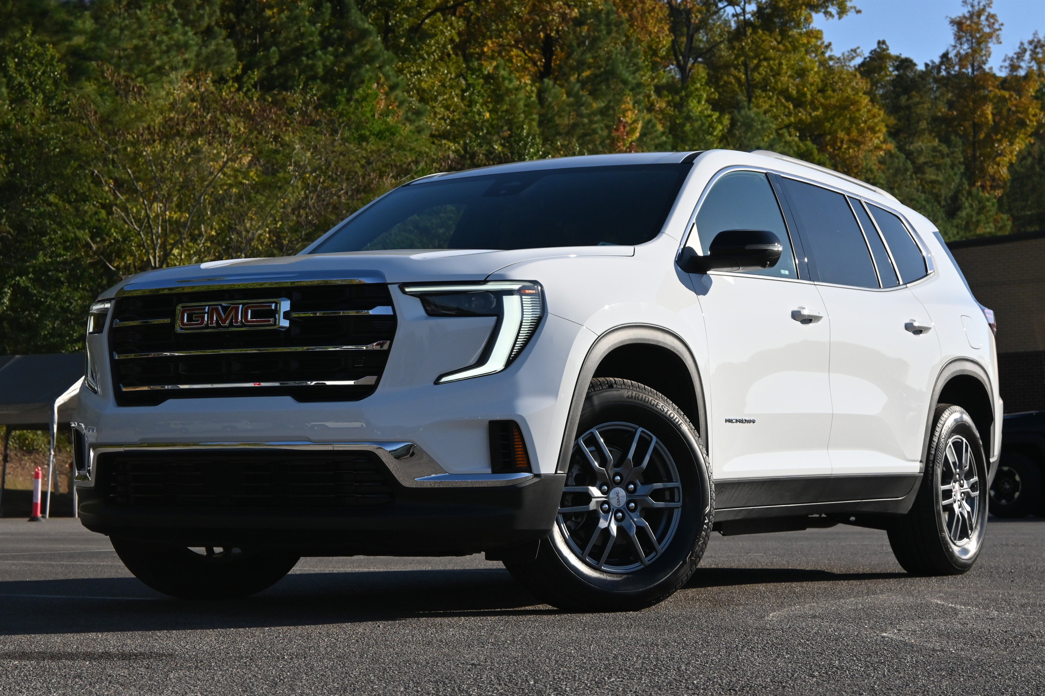 Used 2025 GMC Acadia Elevation image 4