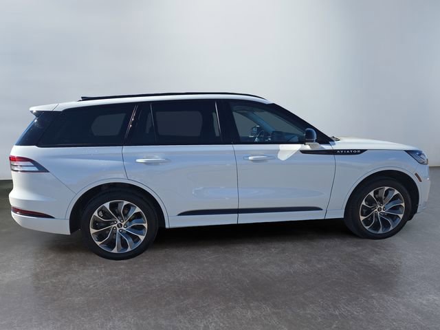 Used 2025 Lincoln Aviator AWD w/ Jet Appearance Package image 6