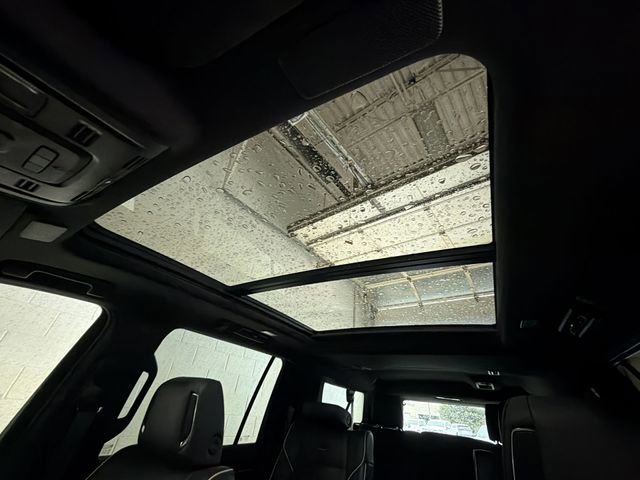 Certified 2022 Cadillac Escalade ESV Premium Luxury AWD/4WD image 23