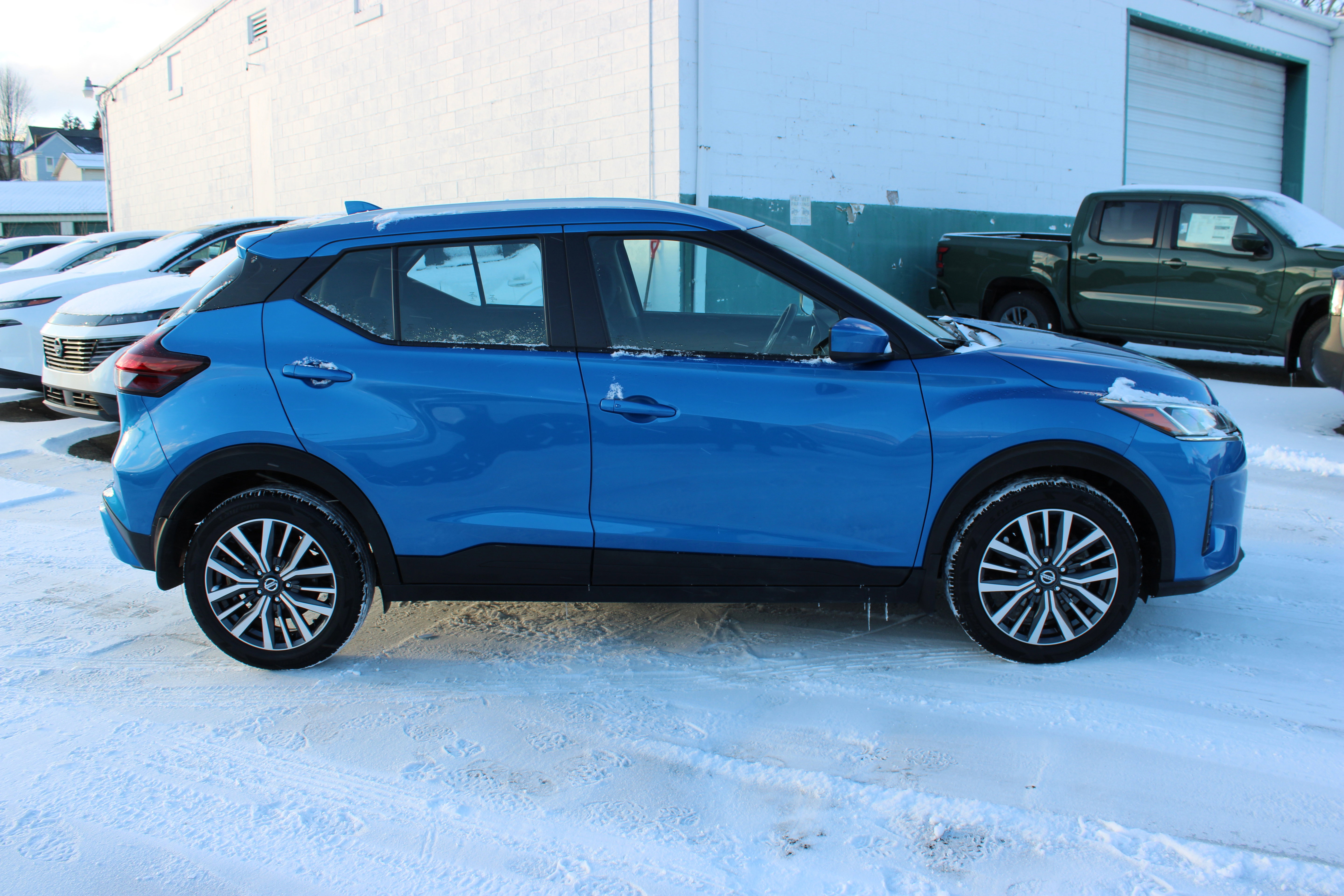 Certified 2021 Nissan Kicks SV image 8