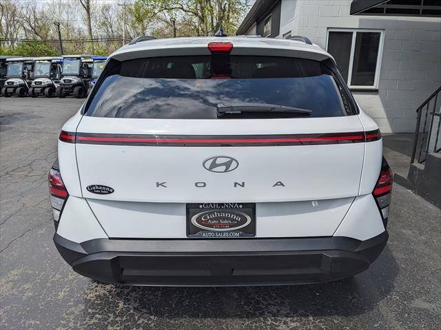 Used 2024 Hyundai Kona SEL FWD image 4
