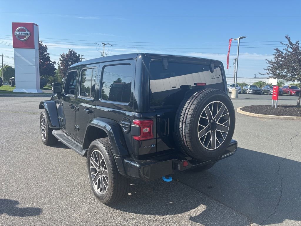 Used 2023 Jeep Wrangler Unlimited Sahara AWD/4WD image 5