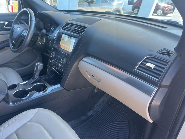 Used 2018 Ford Explorer XLT w/ Equipment Group 202A image 25