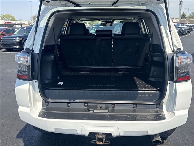 Used 2020 Toyota 4Runner SR5 Premium w/ Moonroof Package AWD/4WD image 26