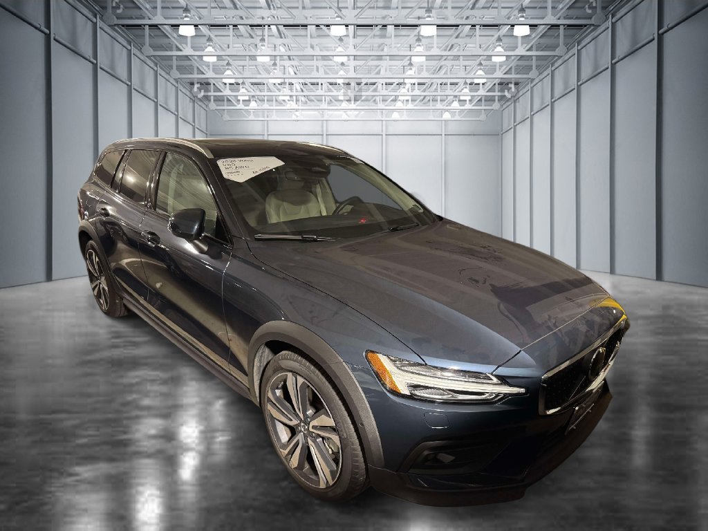 Used 2026 Volvo V60 B5 Cross Country Plus w/ Protection Package Premier