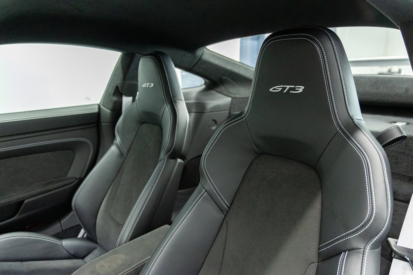 Used 2022 Porsche 911 GT3 RWD image 40