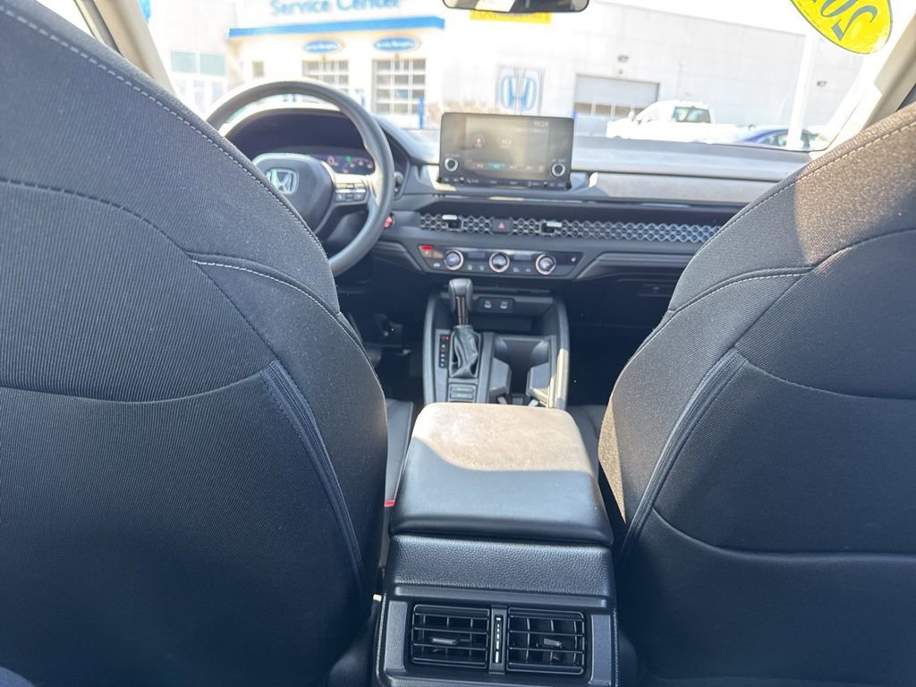 Used 2025 Honda Accord SE image 35