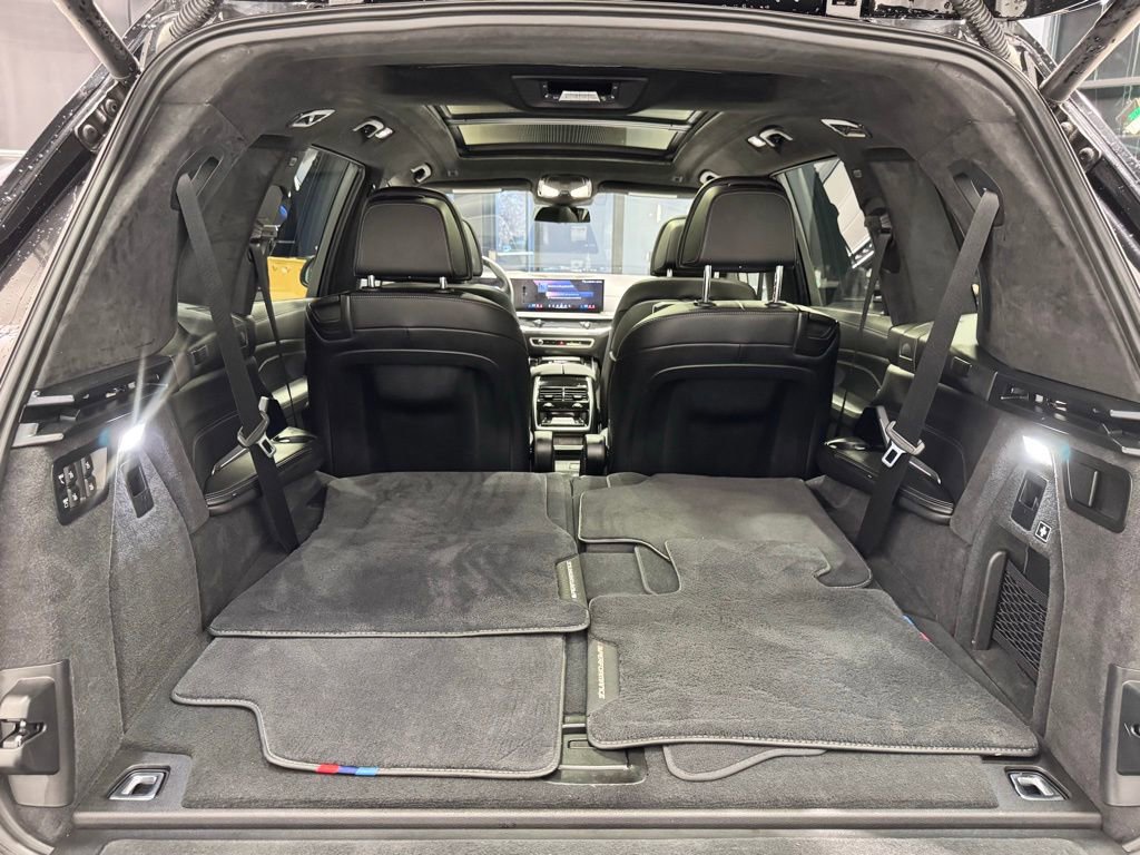 Certified 2024 BMW X7 xDrive40i w/ Executive Package image 29