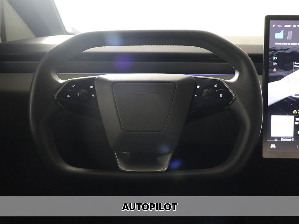 Used 2024 Tesla Cybertruck AWD Crew Cab image 3