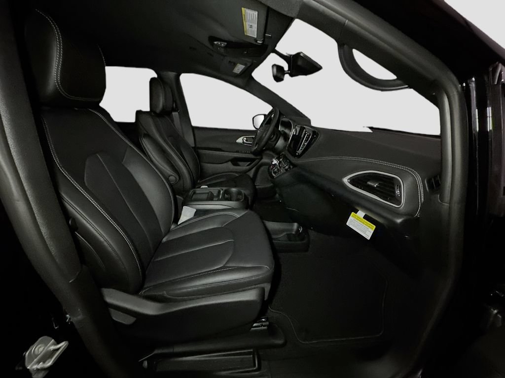 New 2027 Chrysler Pacifica Select FWD image 35