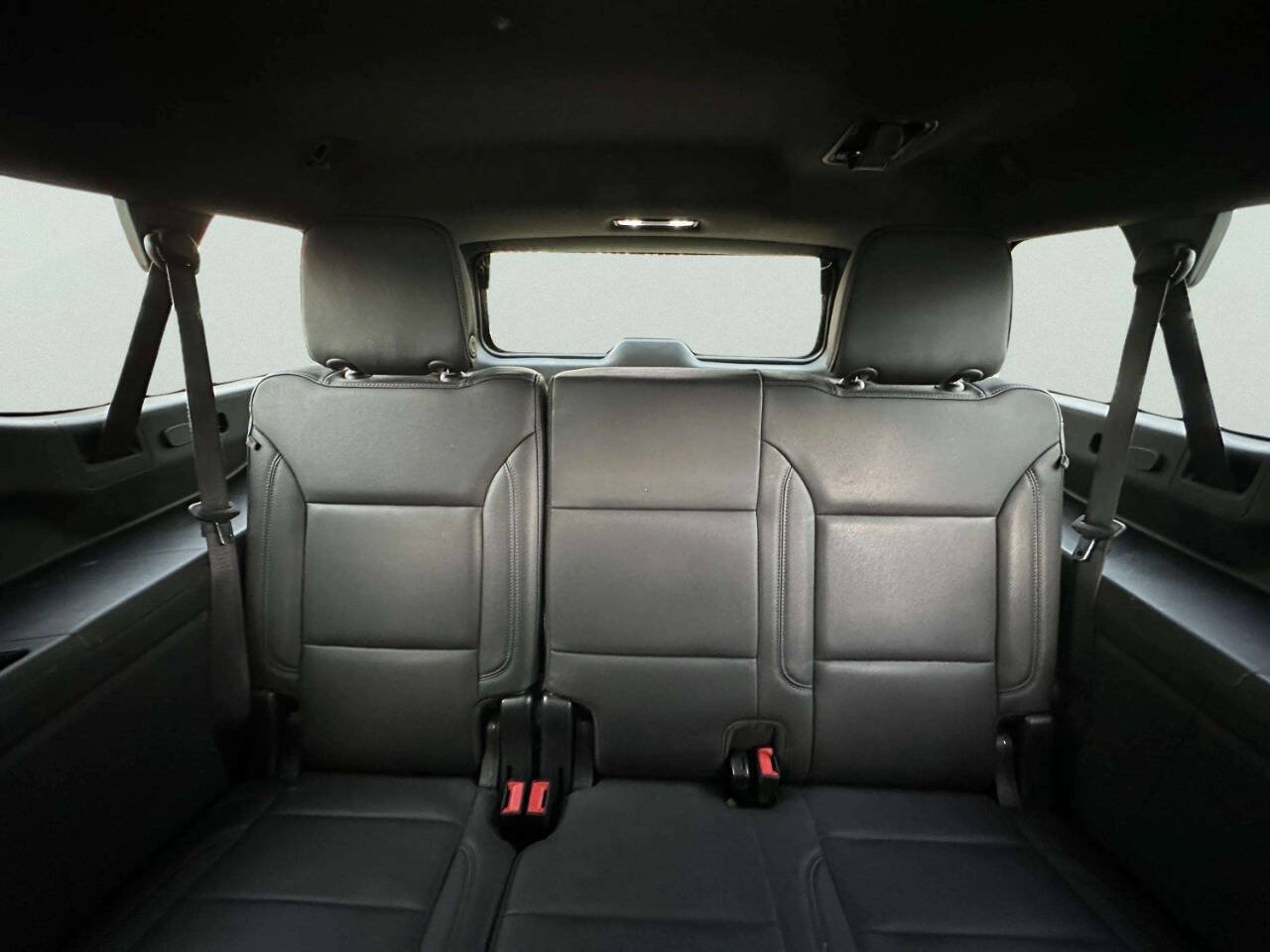 Used 2022 Chevrolet Suburban Z71 AWD/4WD image 18