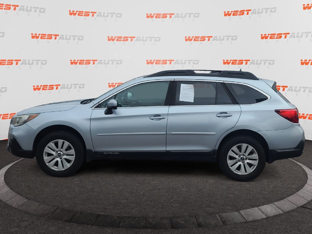 Used 2018 Subaru Outback 2.5i Premium AWD/4WD image 2