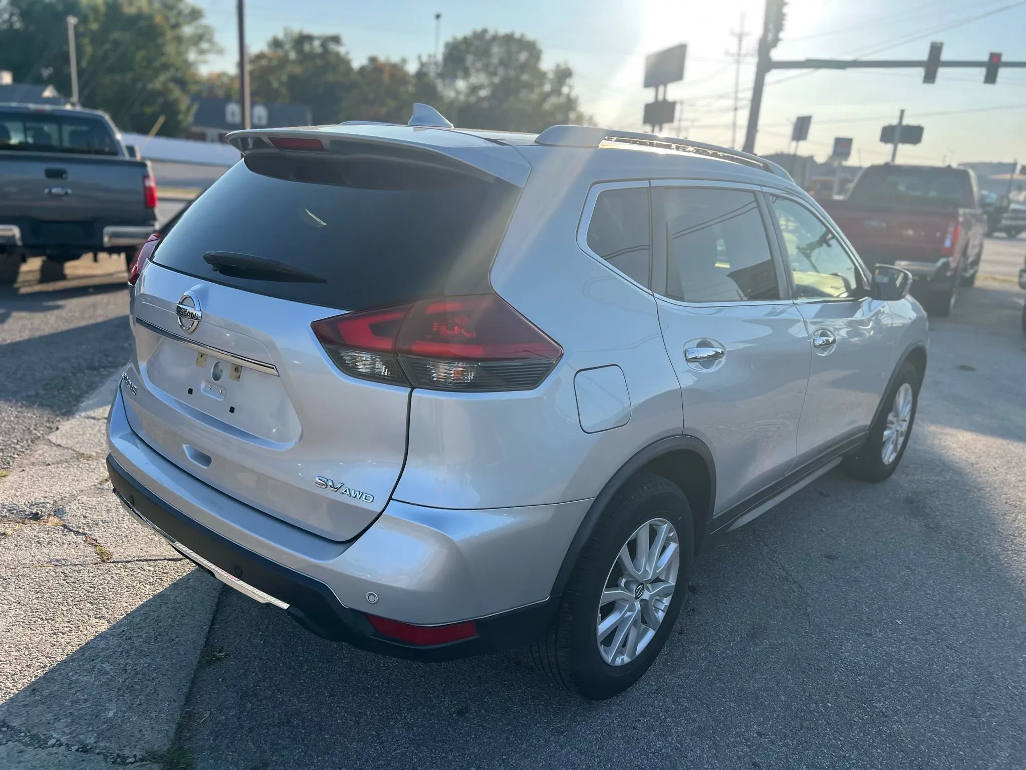 Used 2020 Nissan Rogue SV image 6