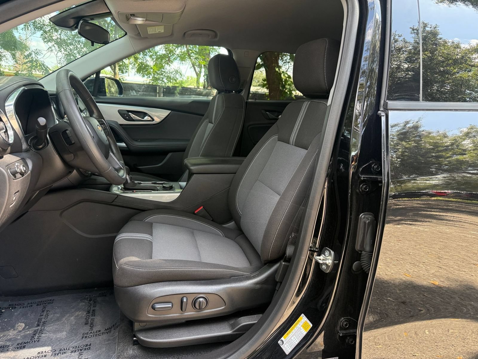 Used 2025 Chevrolet Blazer LT FWD image 34