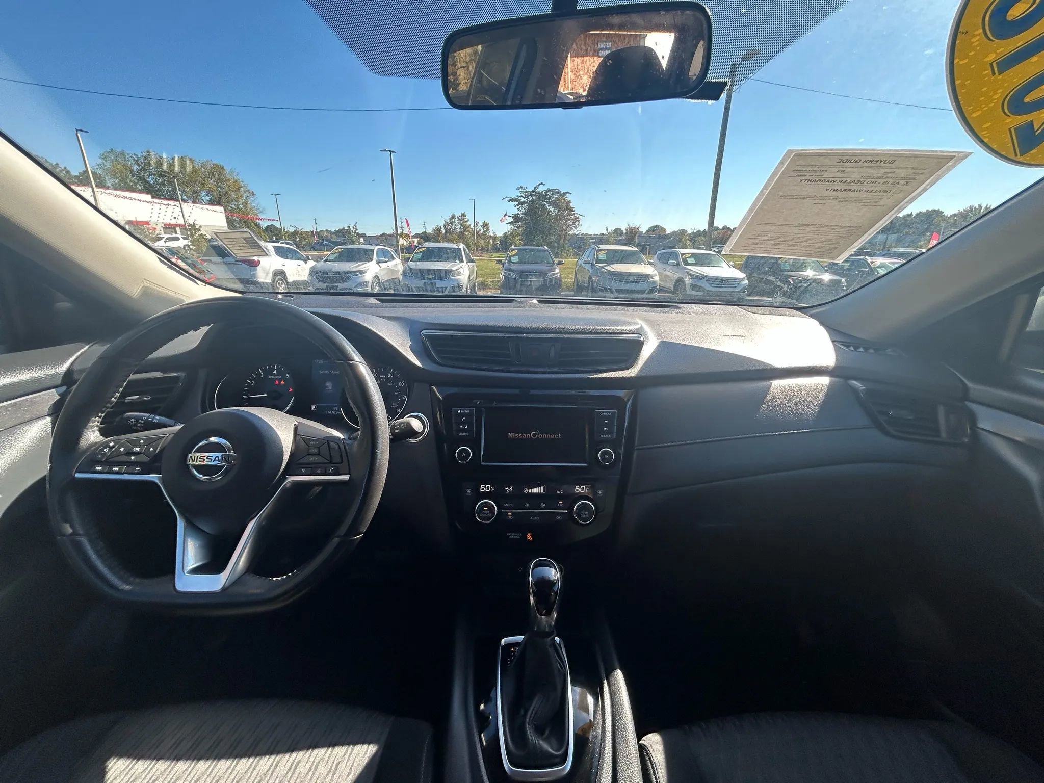 Used 2018 Nissan Rogue SV image 11