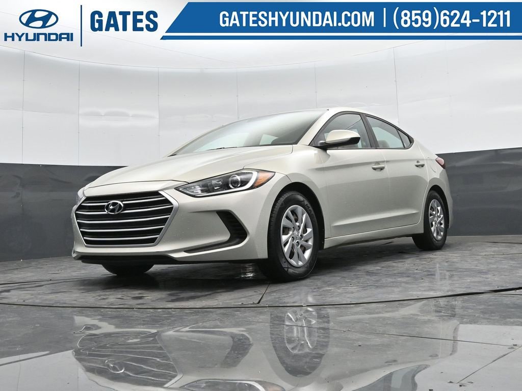 Used 2017 Hyundai Elantra SE w/ Cargo Package image 40