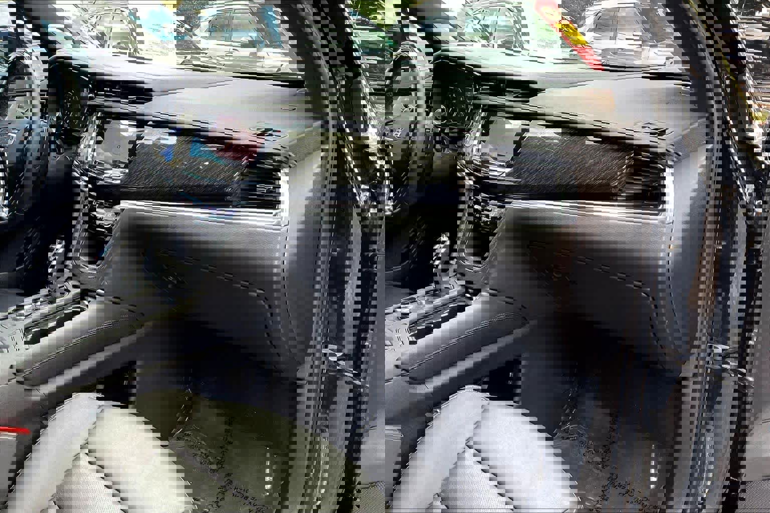 Used 2022 Cadillac XT6 Premium Luxury w/ Technology Package image 16