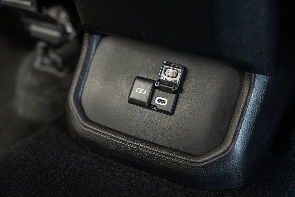 Used 2025 Toyota Highlander XLE AWD/4WD image 33