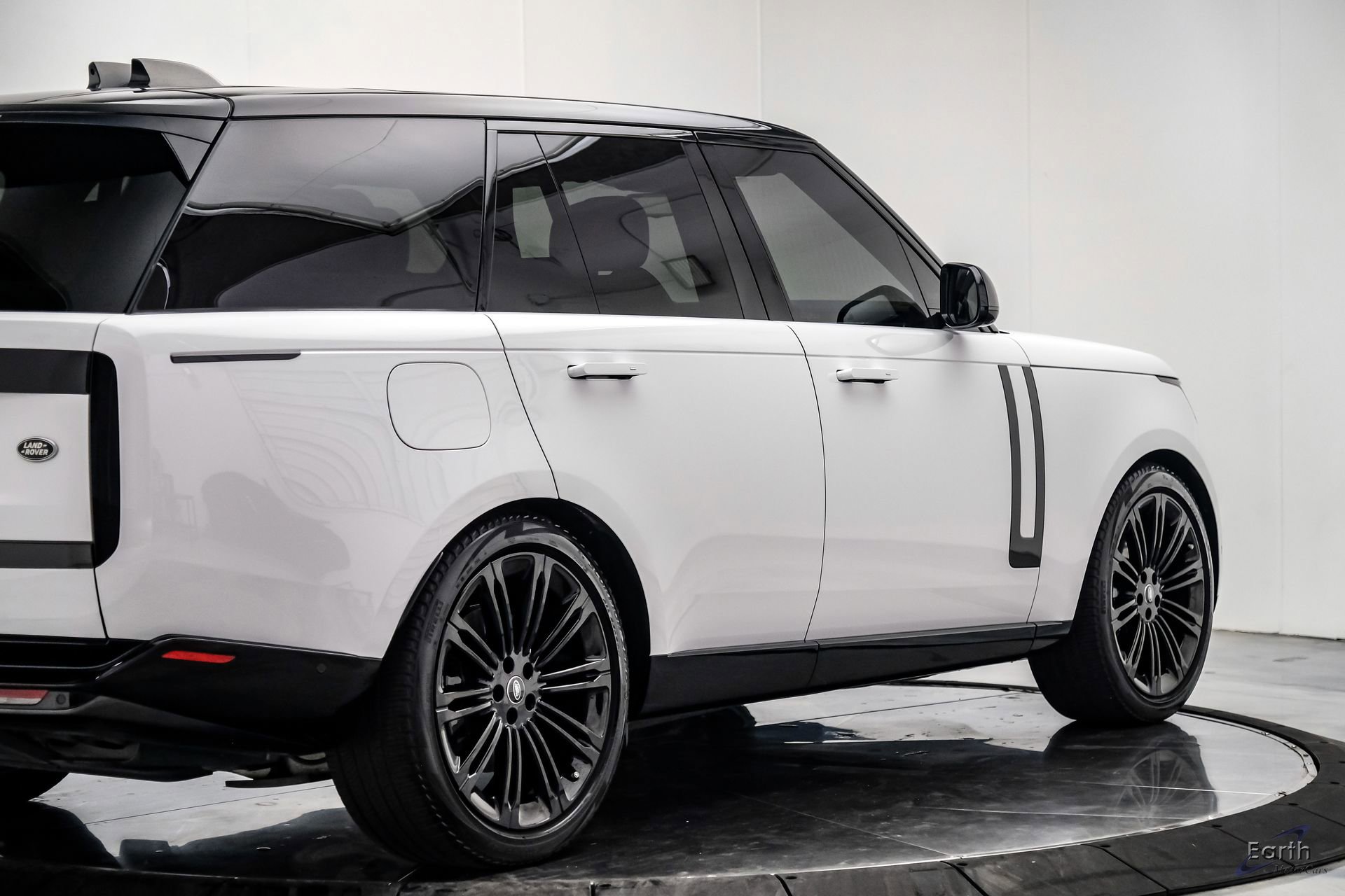 Used 2023 Land Rover Range Rover Autobiography AWD/4WD image 19