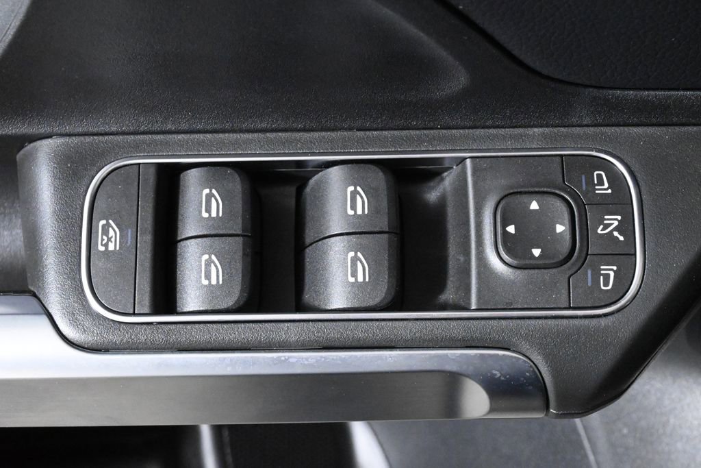 Certified 2026 Mercedes-Benz GLB 250 4MATIC image 29