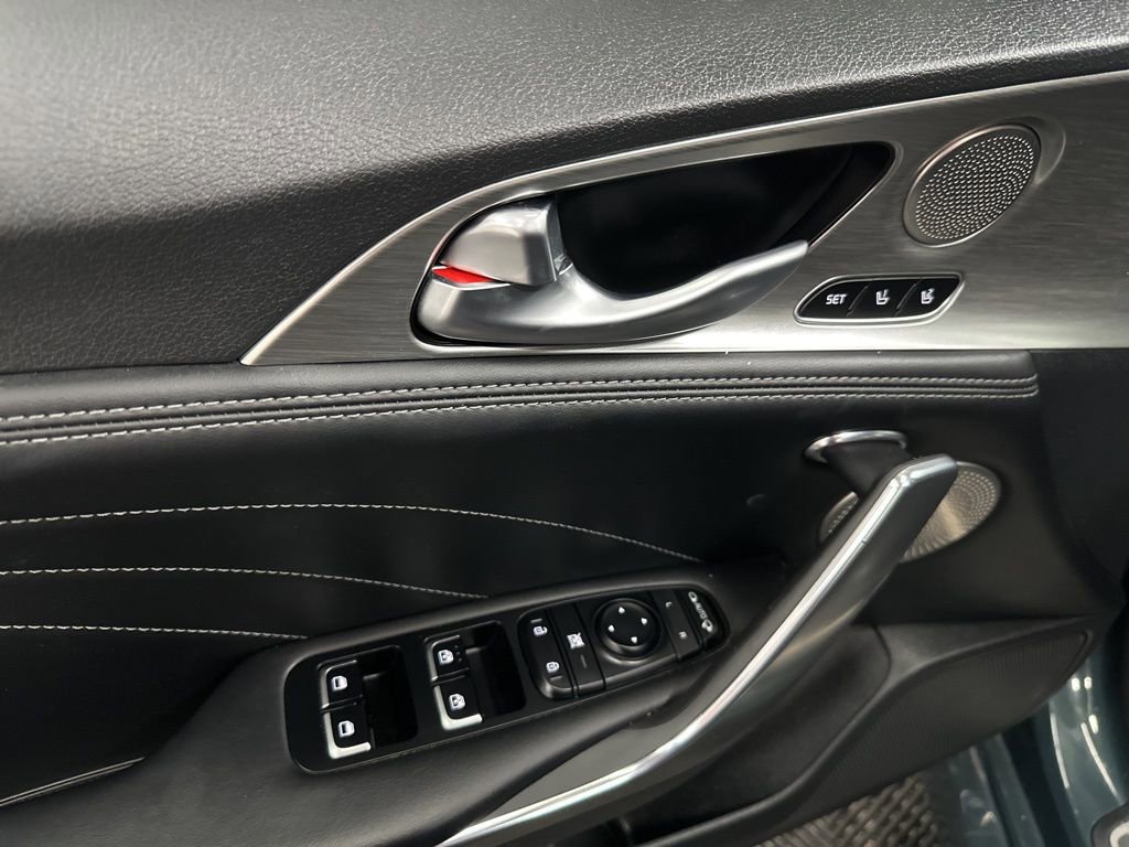 Used 2022 Kia Stinger GT2 RWD image 18