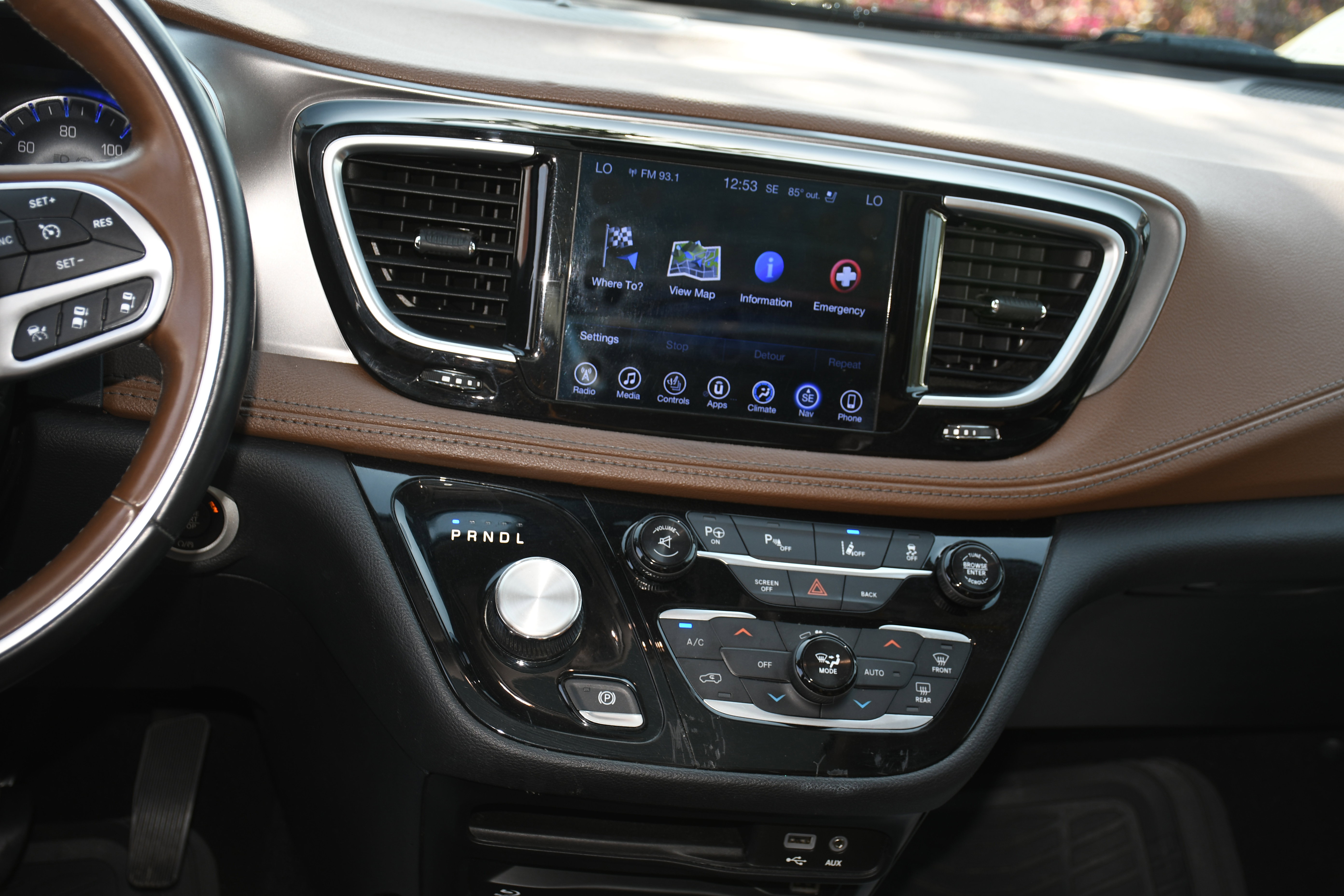 Used 2017 Chrysler Pacifica Limited w/ UConnect Theater Package image 18