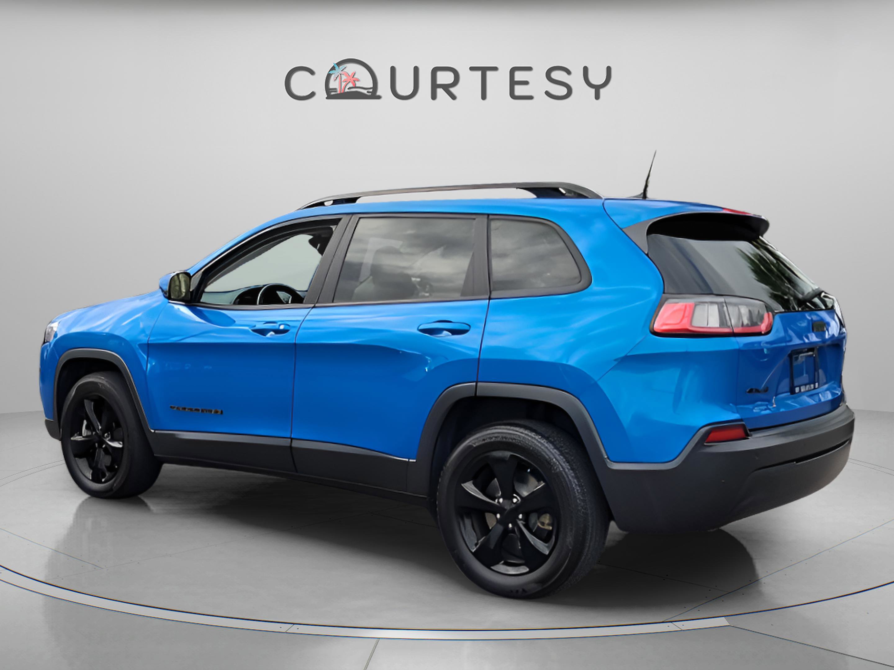 Used 2020 Jeep Cherokee Latitude Plus image 3