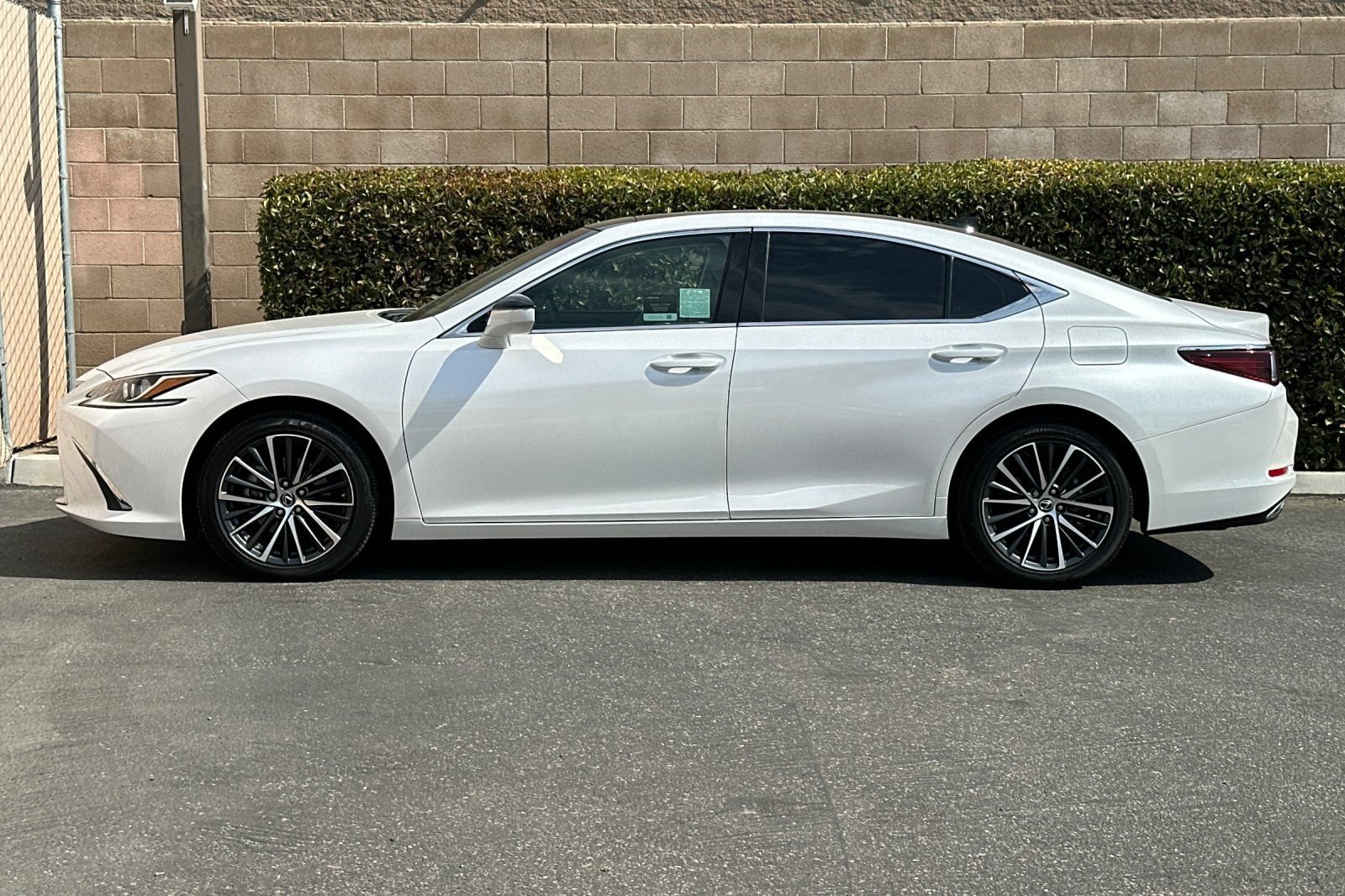Certified 2023 Lexus ES 350 w/ Premium Package FWD image 7