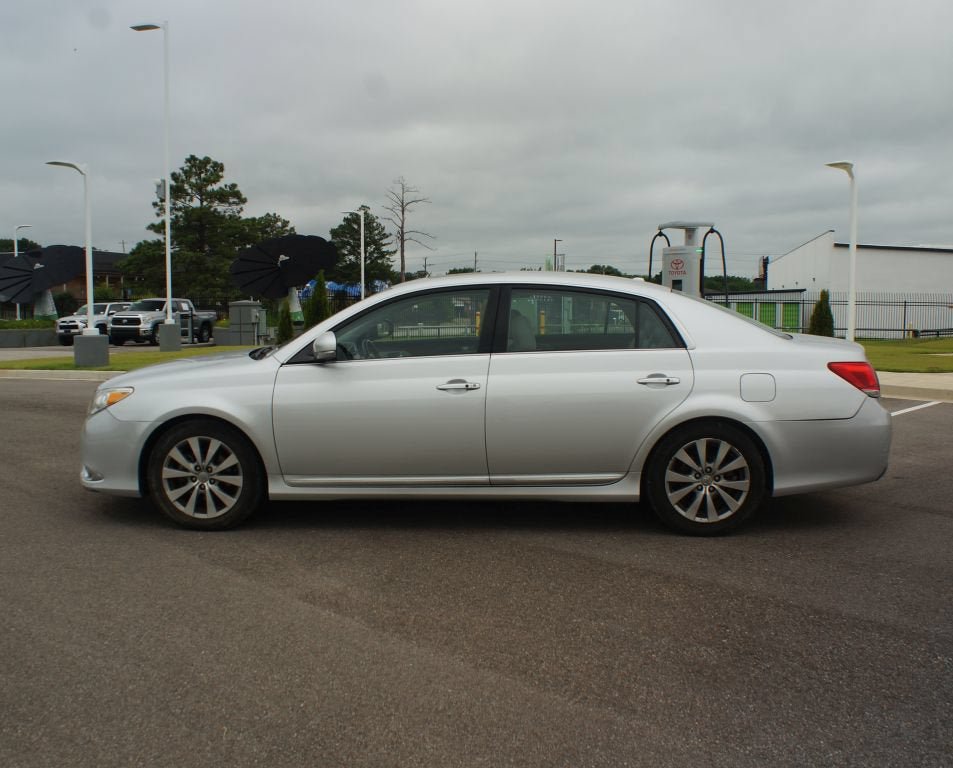 Used 2012 Toyota Avalon Limited FWD image 10