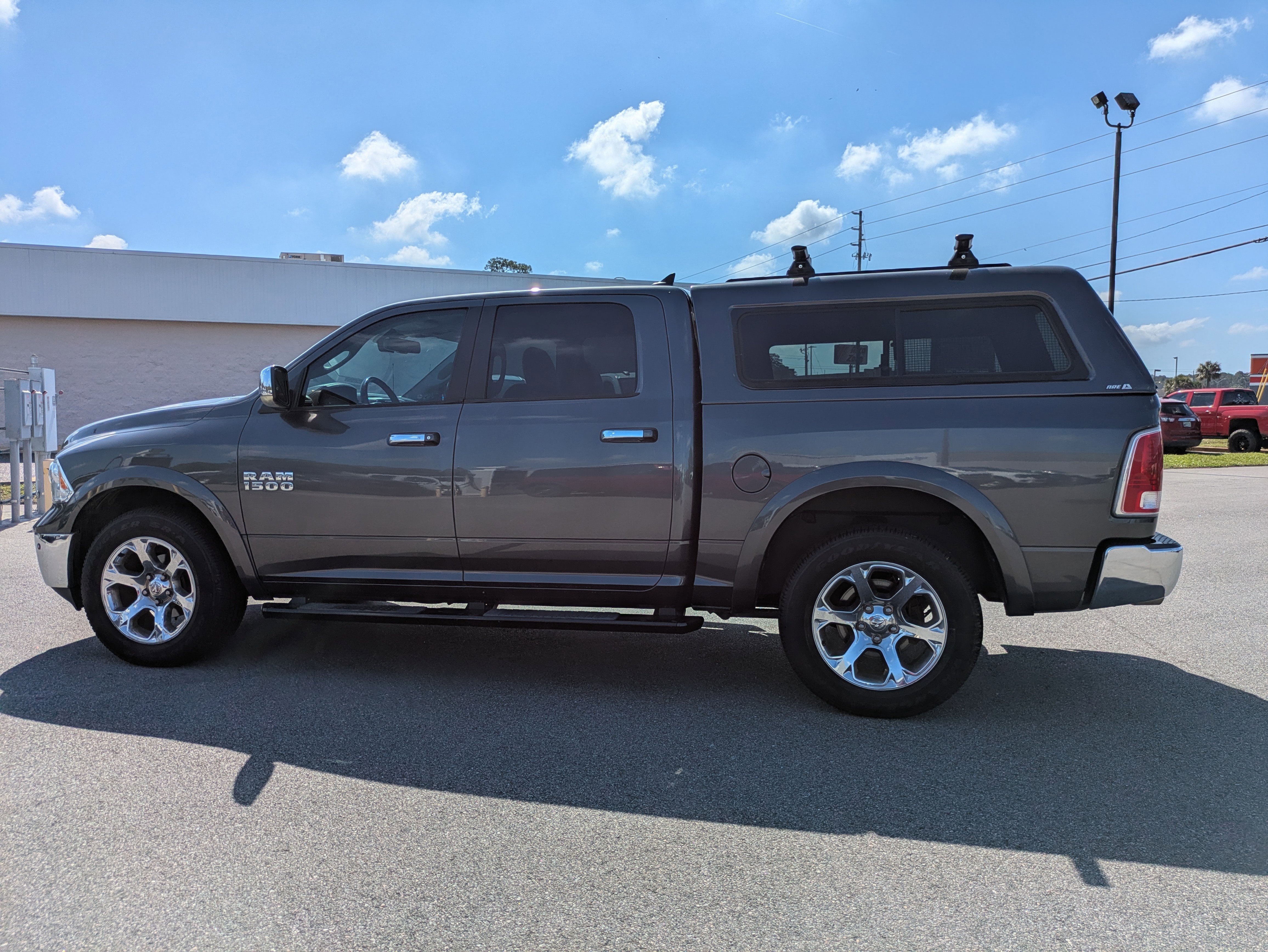 Used 2018 RAM 1500 Laramie w/ Convenience Group image 7