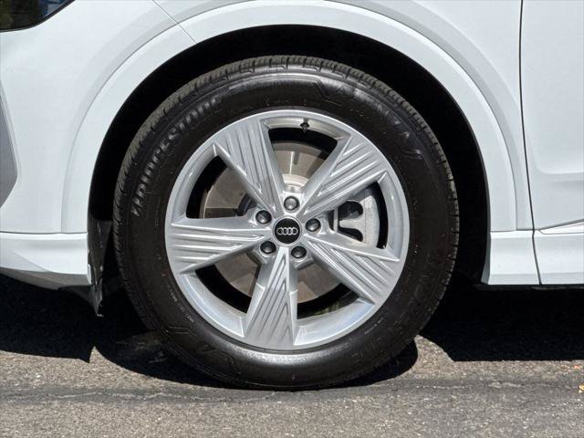 Certified 2025 Audi Q4 e-tron Premium AWD/4WD image 37