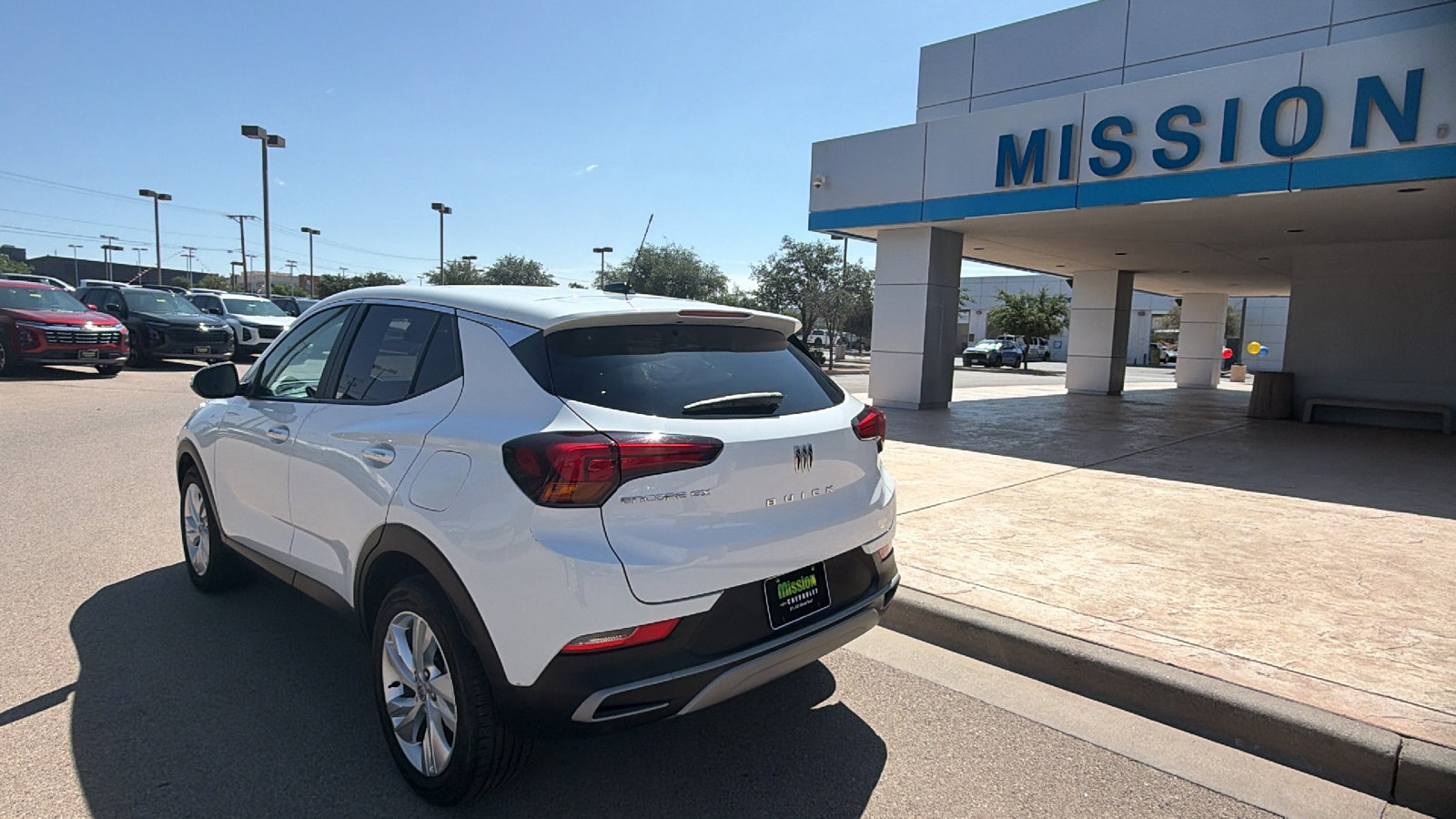 Used 2024 Buick Encore GX Preferred FWD image 3