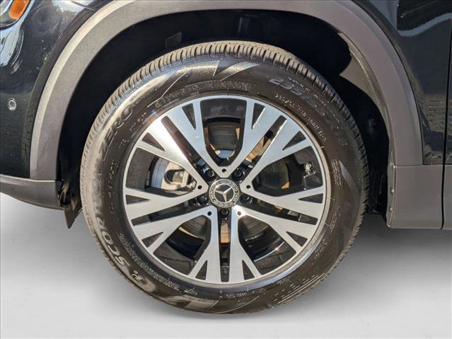 Certified 2025 Mercedes-Benz GLB 250 4MATIC w/ Exclusive Package image 23