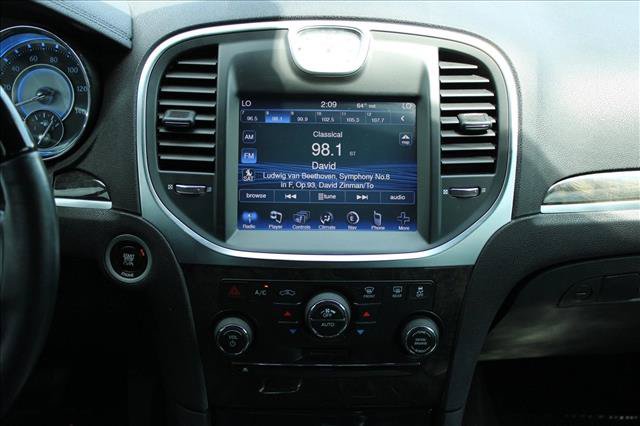 Used 2014 Chrysler 300 C AWD/4WD image 20