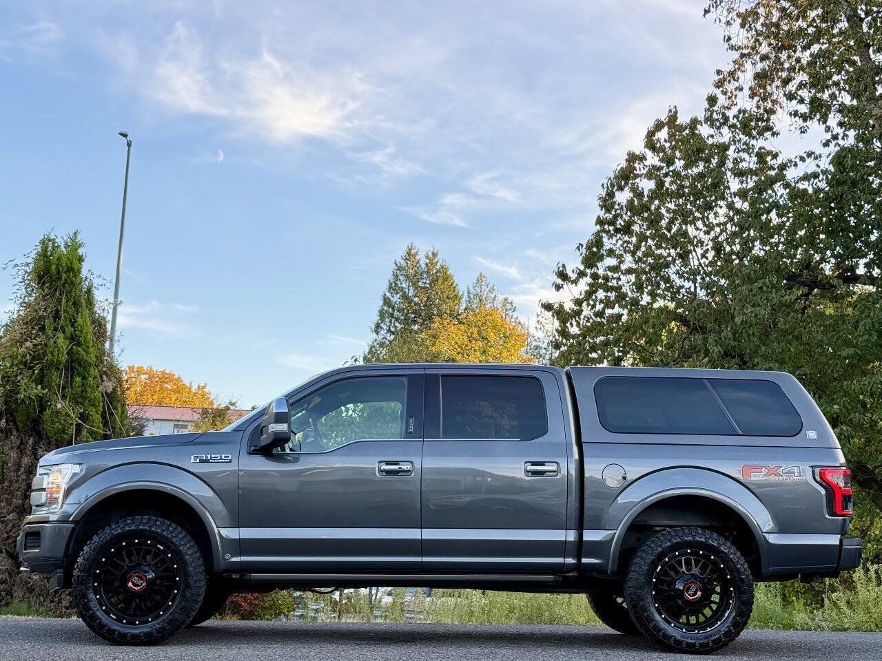 Used 2018 Ford F150 Platinum w/ Equipment Group 701A Luxury AWD/4WD image 3