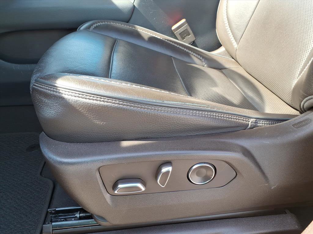 Used 2021 GMC Yukon Denali w/ Advanced Technology Package RWD image 17