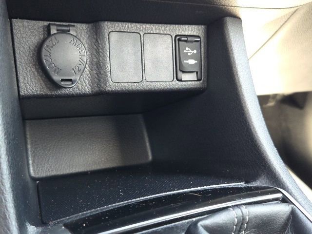 Used 2017 Toyota Corolla L image 26