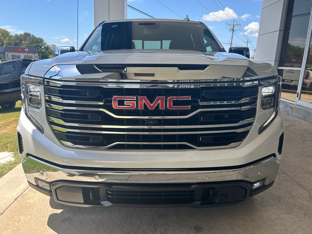 Used 2024 GMC Sierra 1500 SLT w/ SLT Premium Plus Package AWD/4WD image 3