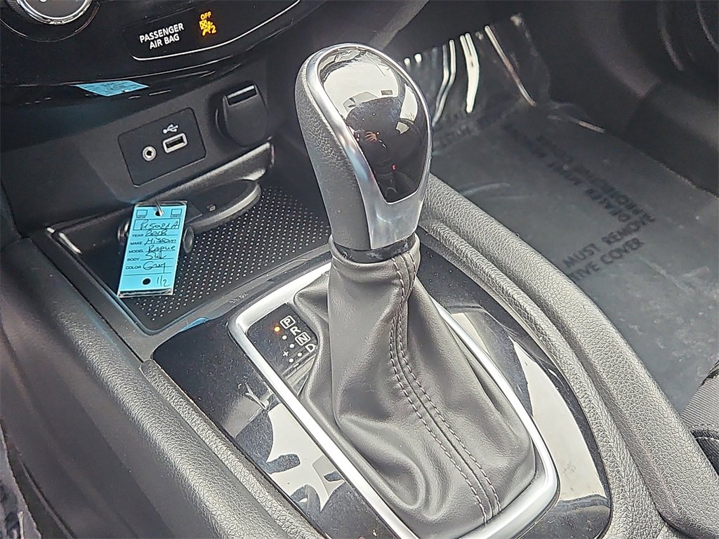 Used 2018 Nissan Rogue SV image 17