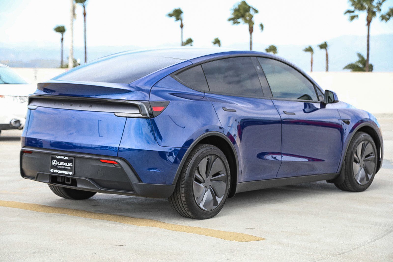 Used 2026 Tesla Model Y Long Range image 7