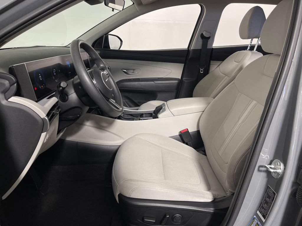 Used 2025 Hyundai Tucson SEL FWD image 12