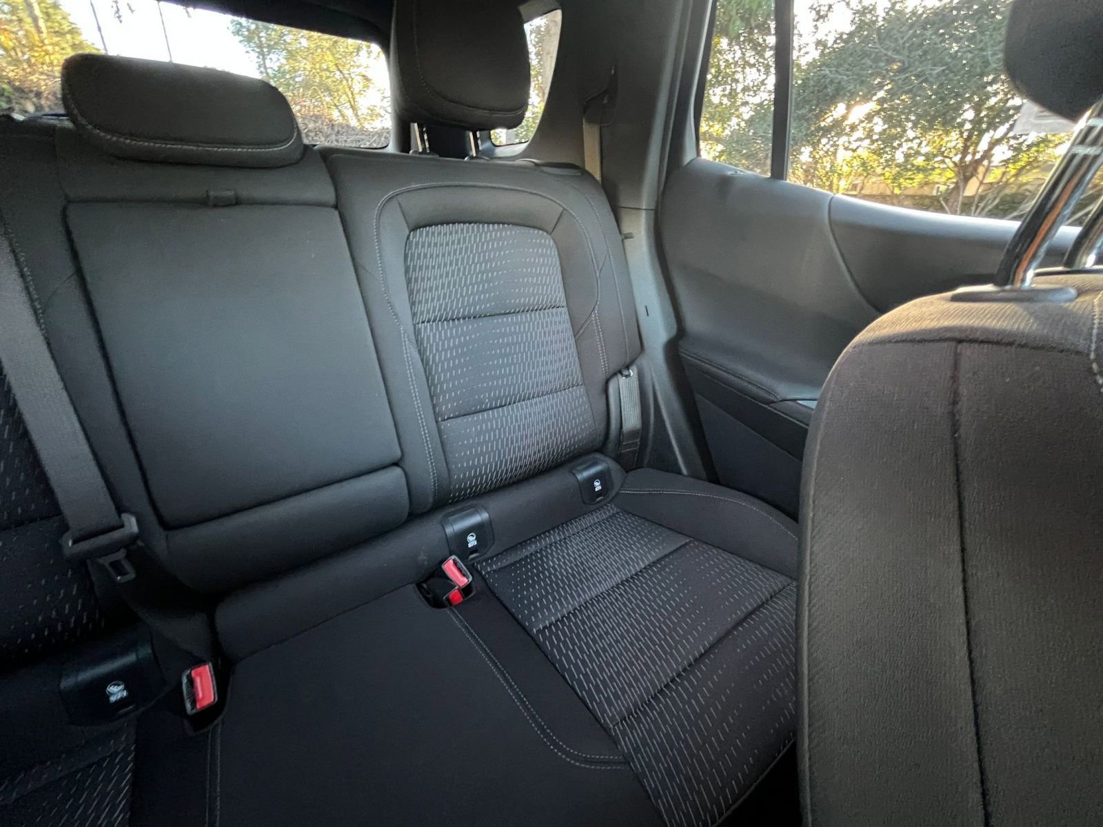 Used 2025 Chevrolet Equinox LT image 36