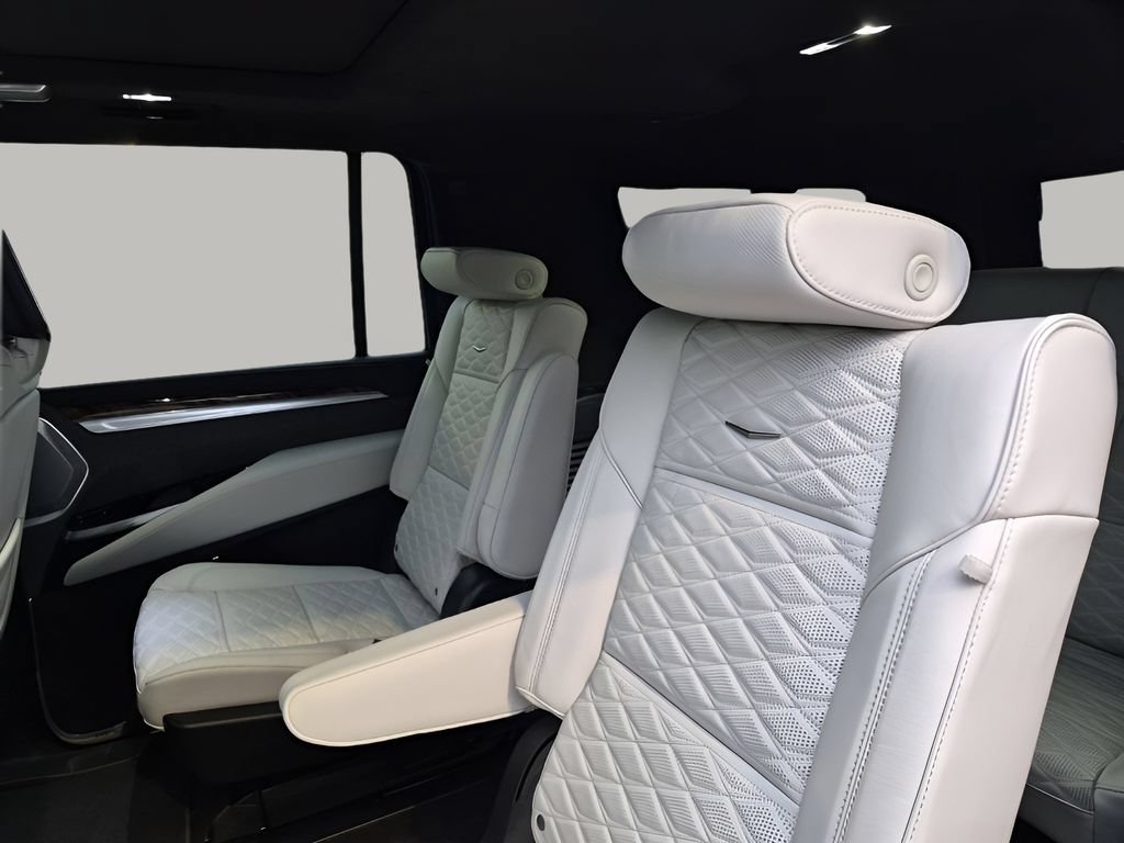 New 2026 Cadillac Escalade ESV Platinum Sport w/ LPO, ONYX Package AWD/4WD image 20