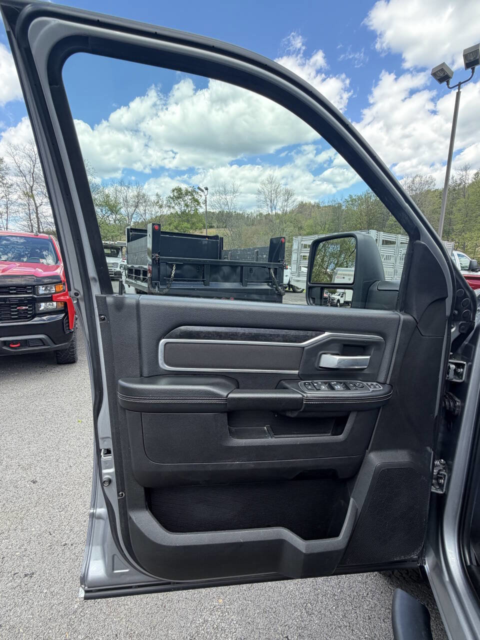 Used 2024 RAM 3500 Big Horn w/ Night Edition AWD/4WD image 26