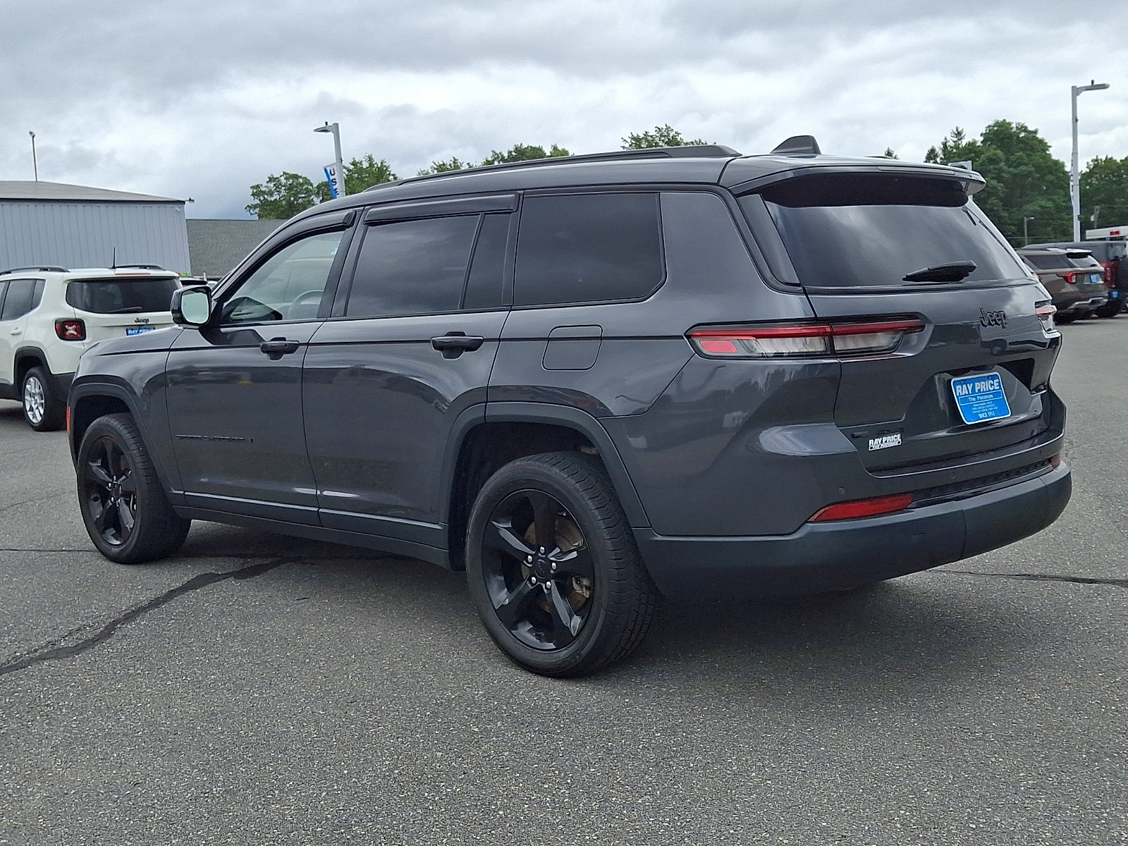 Used 2021 Jeep Grand Cherokee L Laredo AWD/4WD image 4