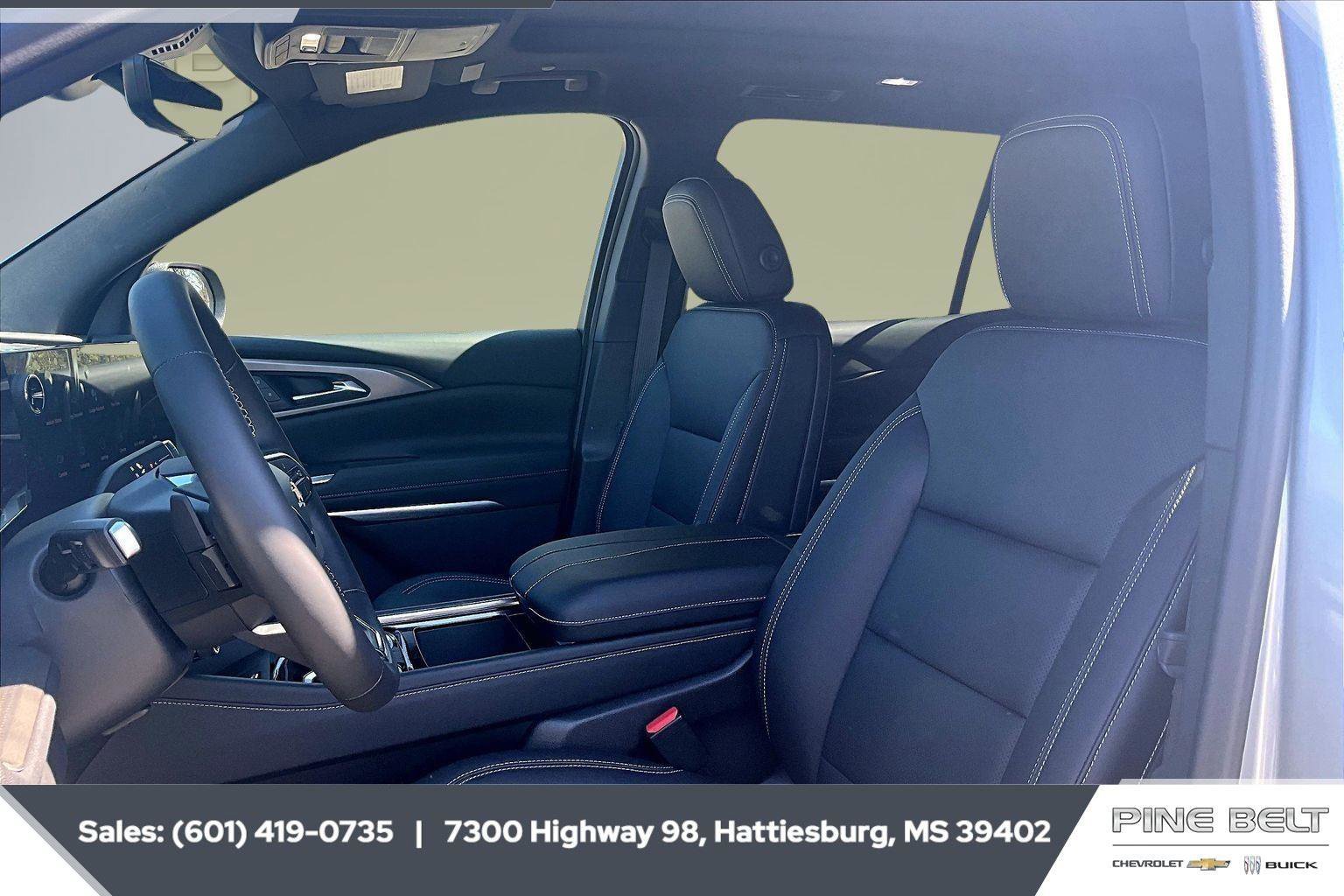 New 2026 Chevrolet Traverse LT w/ Sun and Wheel Package FWD image 18