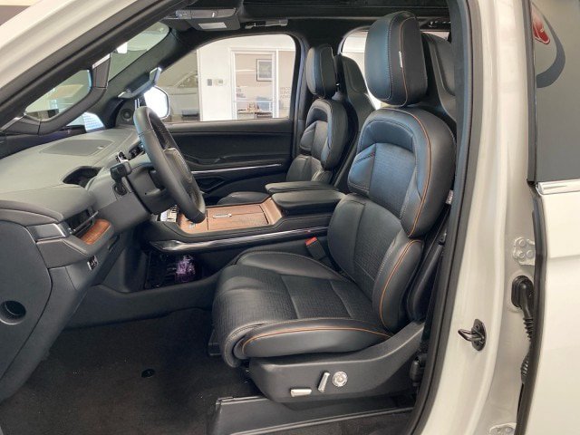 New 2027 Lincoln Navigator Black Label AWD/4WD image 18