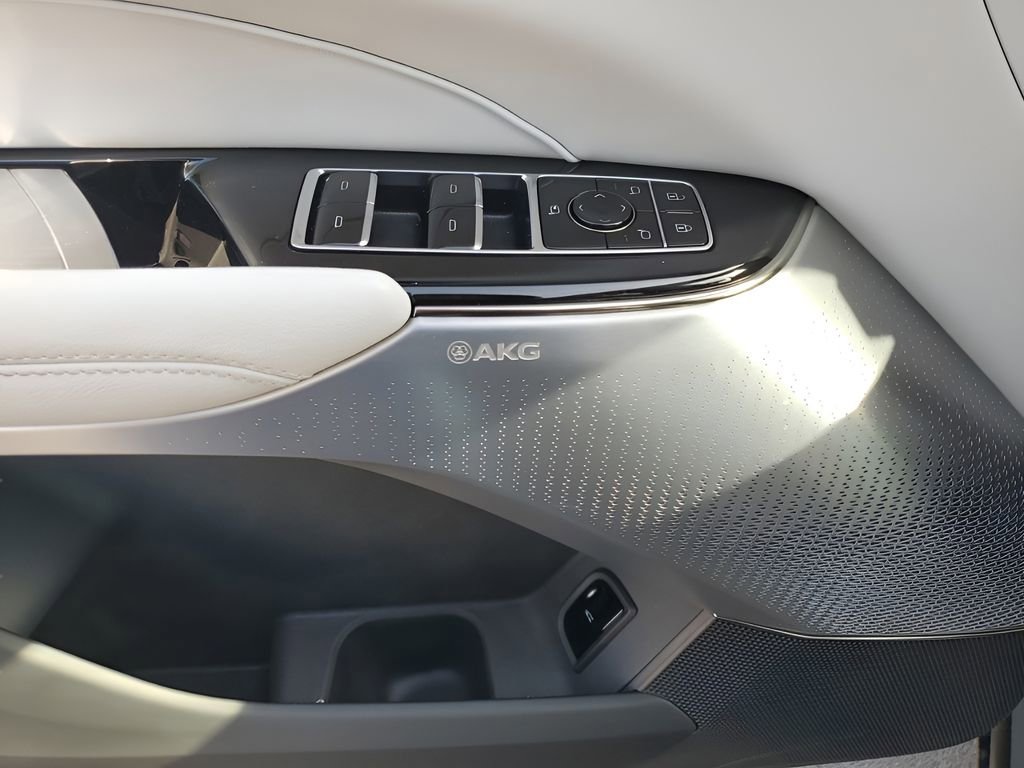 New 2026 Cadillac Lyriq Premium Luxury w/ LPO, Floor Liner Package image 29