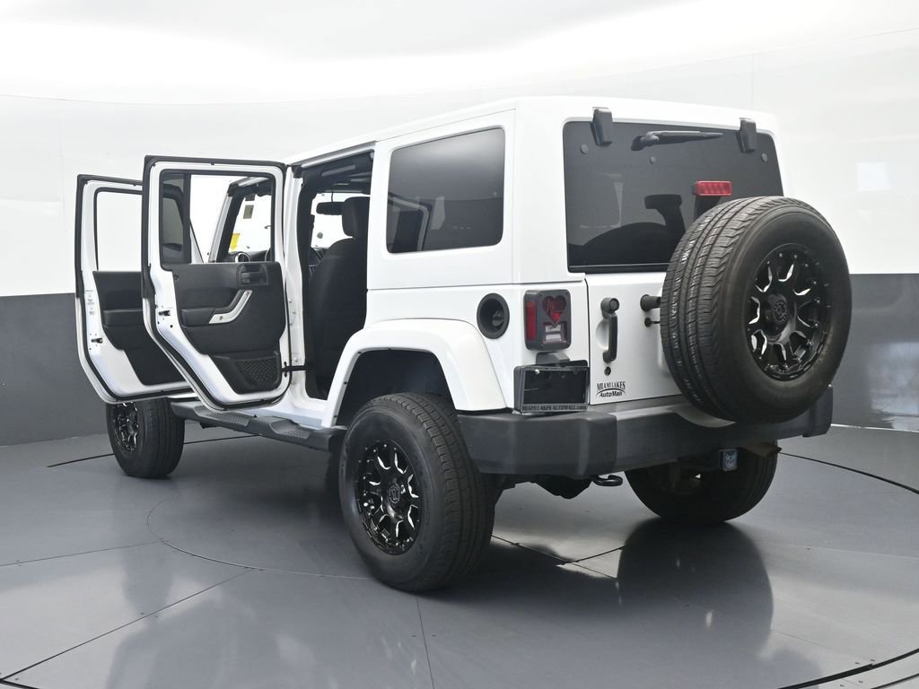 Used 2018 Jeep Wrangler Unlimited Sahara w/ Connectivity Group image 73